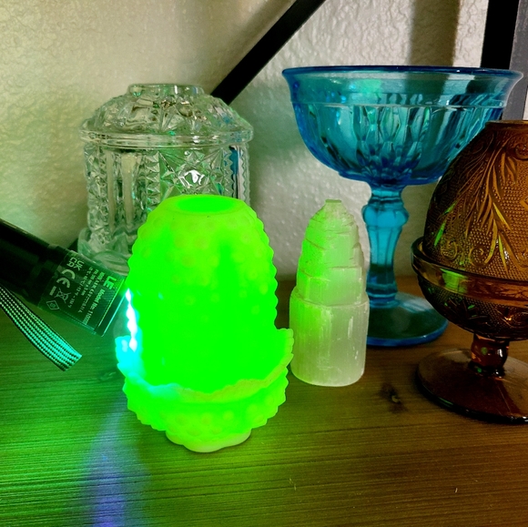 ⭐️Vintage⭐️Fenton Custard Hobnail Uranium Glass Fairy Lamp - Picture 9 of 11